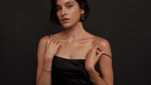 UMIAR biżuteria - Bransoletki dla niej o zróżnicowanych formach. Od mocnych, stylowych bransoletek, poprzez finezyjnie wyplecione łańcuchy, delikatne łańcuszki, po bransoletki z naturalnych pereł i szlachetnych rubinów.